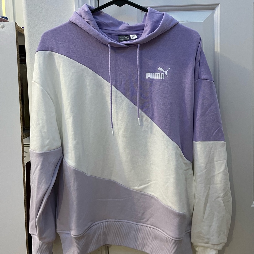 WORN ONCE Puma hoodie. Light weight material.